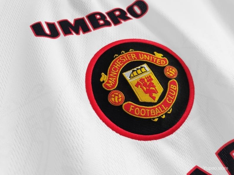 Manchester United Away 1997-98 Retro Shirt