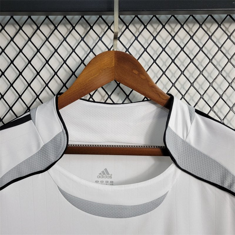 Real Madrid Home 2006/07 Retro Jersey