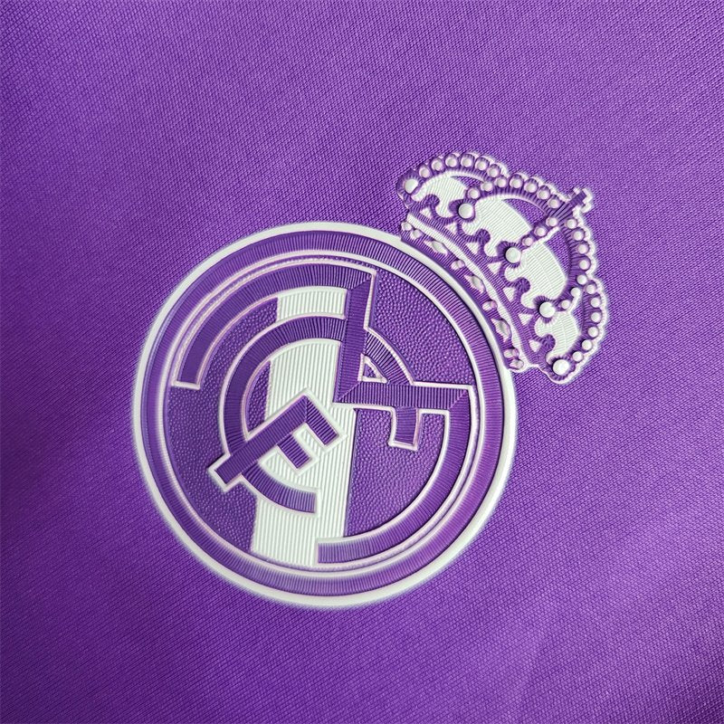 R Madrid Away 2016/17 Retro Jersey