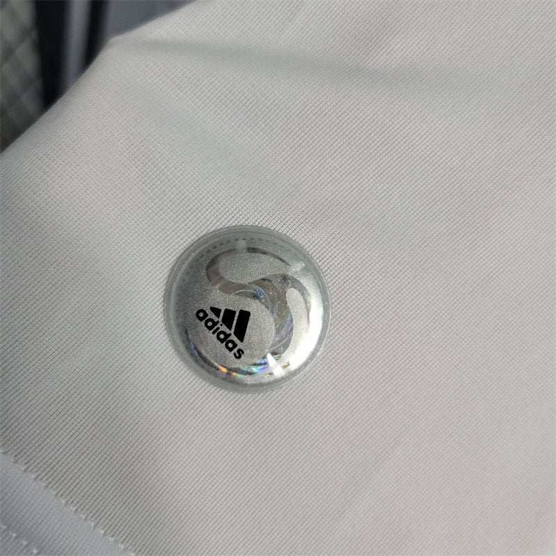 Real Madrid Home 2009/10 Retro Jersey